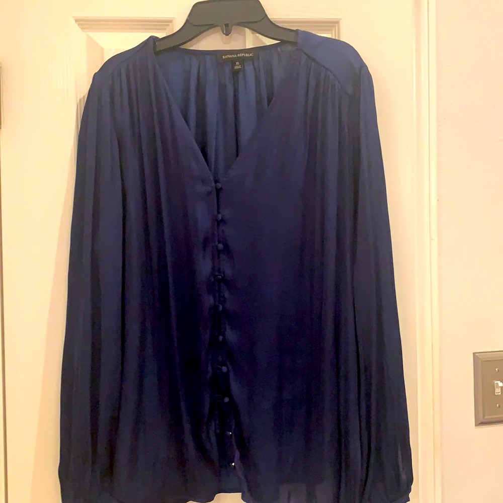 Banana Republic Silky Navy blouse